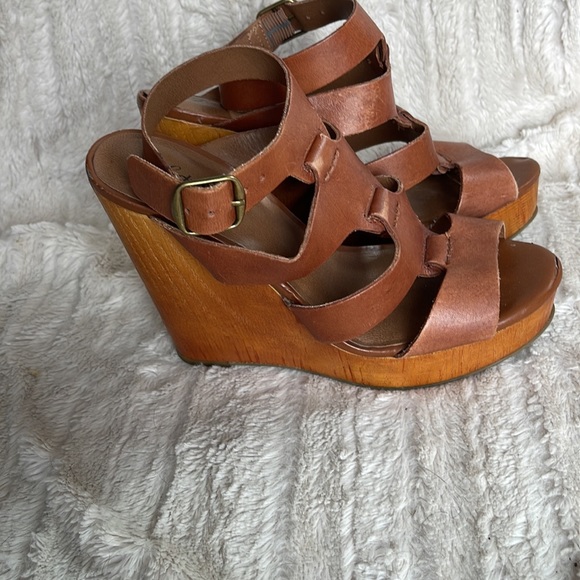 Lucky brand brown leather platform wedges 5 inch good used condition size 7.5 - Picture 7 of 8